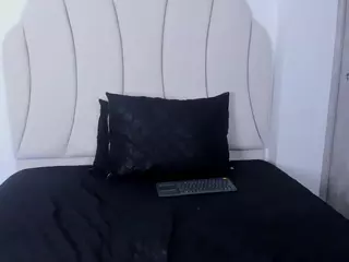 Kaity Layne's Live Sex Cam Show