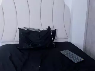 Kaity Layne's Live Sex Cam Show