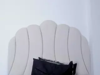 Kaity Layne's Live Sex Cam Show