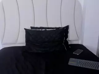 Kaity Layne's Live Sex Cam Show