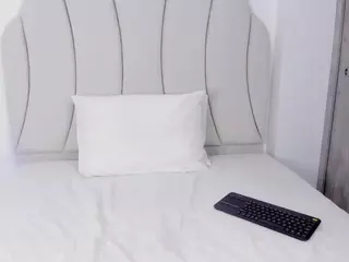Kaity Layne's Live Sex Cam Show