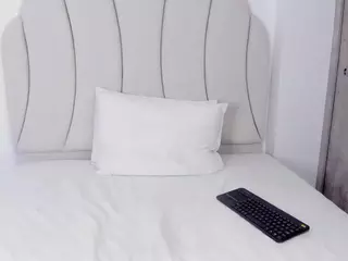 Kaity Layne's Live Sex Cam Show