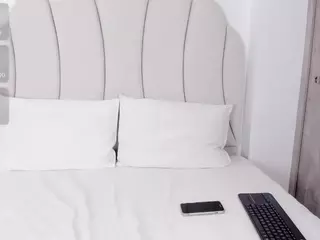 Kaity Layne's Live Sex Cam Show