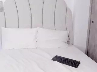 Kaity Layne's Live Sex Cam Show