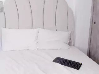 Kaity Layne's Live Sex Cam Show