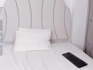 Kaity Layne's Live Sex Cam Show