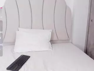 Kaity Layne's Live Sex Cam Show