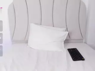 Kaity Layne's Live Sex Cam Show
