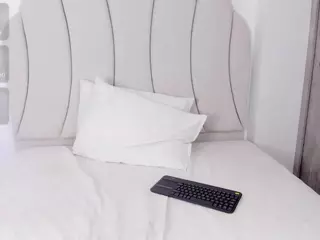 Kaity Layne's Live Sex Cam Show
