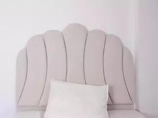 Kaity Layne's Live Sex Cam Show