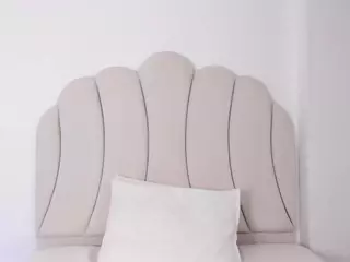 Kaity Layne's Live Sex Cam Show