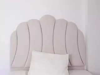 Kaity Layne's Live Sex Cam Show