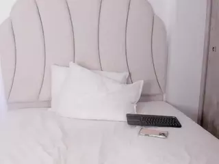 Kaity Layne's Live Sex Cam Show