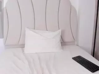 Kaity Layne's Live Sex Cam Show