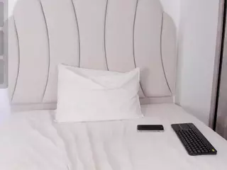 Kaity Layne's Live Sex Cam Show
