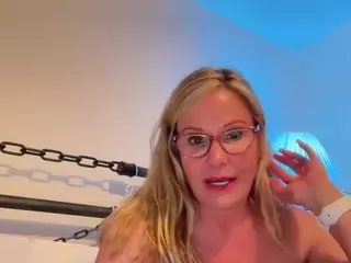 MIlf-Goddess's Live Sex Cam Show