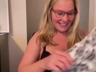 MIlf-Goddess's Live Sex Cam Show
