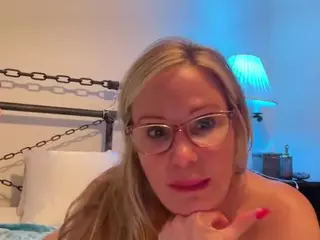 MIlf-Goddess's Live Sex Cam Show