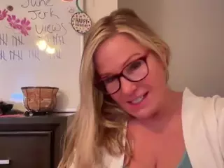 MIlf-Goddess's Live Sex Cam Show