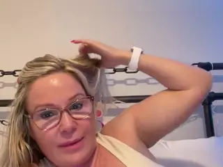 MIlf-Goddess's Live Sex Cam Show