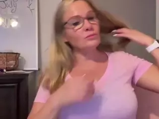 MIlf-Goddess's Live Sex Cam Show