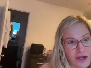 MIlf-Goddess's Live Sex Cam Show