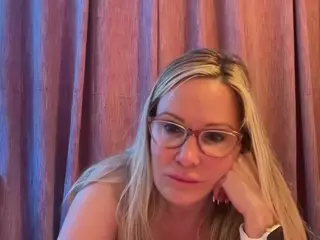 MIlf-Goddess's Live Sex Cam Show