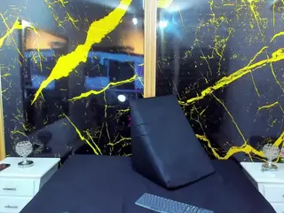HannyMansonh's Live Sex Cam Show