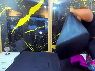 HannyMansonh's Live Sex Cam Show