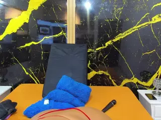 HannyMansonh's Live Sex Cam Show