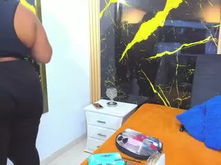 HannyMansonh's Live Sex Cam Show