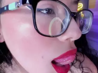 Marcelinee50's Live Sex Cam Show