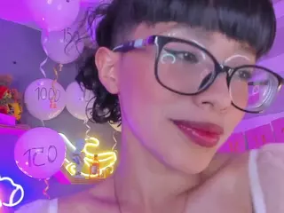 Marcelinee50's Live Sex Cam Show
