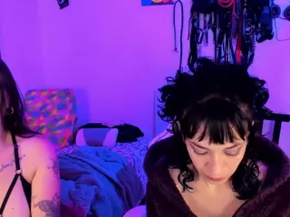 DUNGEONGIRLS1's Live Sex Cam Show