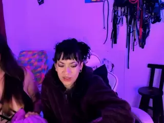DUNGEONGIRLS1's Live Sex Cam Show