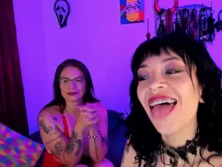 DUNGEONGIRLS1's Live Sex Cam Show