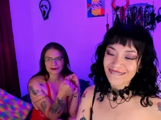 DUNGEONGIRLS1's Live Sex Cam Show