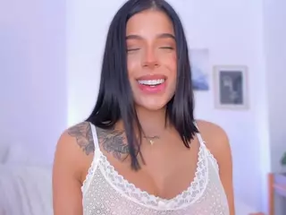 E M E L I E - 89's Live Sex Cam Show