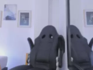 E M E L I E - 89's Live Sex Cam Show