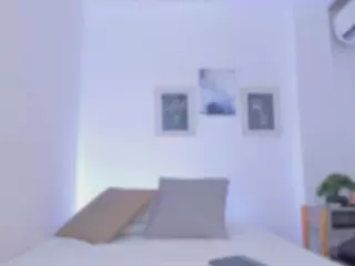 E M E L I E - 89's Live Sex Cam Show