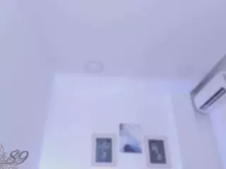 E M E L I E - 89's Live Sex Cam Show