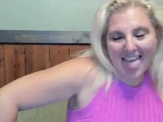 lisalovexxx's Live Sex Cam Show