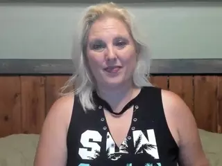 lisalovexxx's Live Sex Cam Show