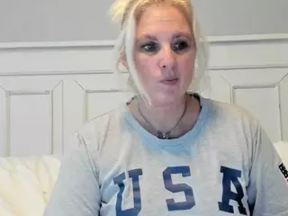 lisalovexxx's Live Sex Cam Show