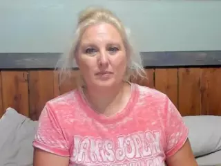 lisalovexxx's Live Sex Cam Show