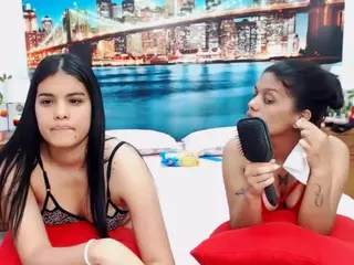 MishellFolk's Live Sex Cam Show