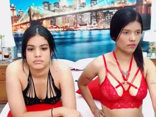 MishellFolk's Live Sex Cam Show