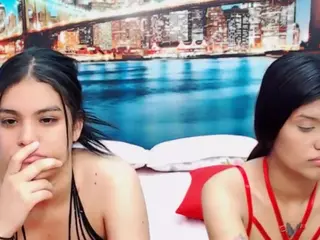 MishellFolk's Live Sex Cam Show