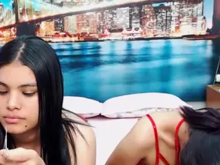 MishellFolk's Live Sex Cam Show