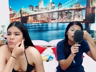 MishellFolk's Live Sex Cam Show